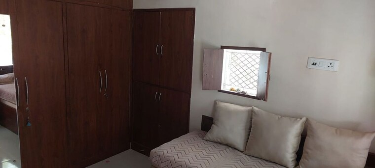 Room, ip extension 2 Bedroom 1000 Sq.Ft. Apartment In Ip Extension Delhi 10129524