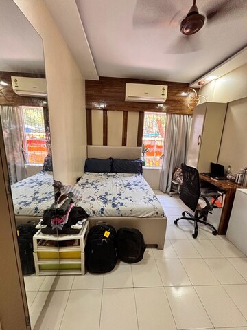 Team Area in 2 BHK Apartment at Raj Sundaram, Dahisar East – for Rent