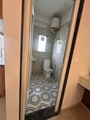 Bathroom in 1 RK Builder Floor at Unitech South City 1, South City 1 – for Rent