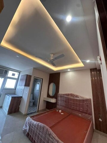 Furnished Amenities in 1 RK Builder Floor at Unitech South City 1, South City 1 – for Rent