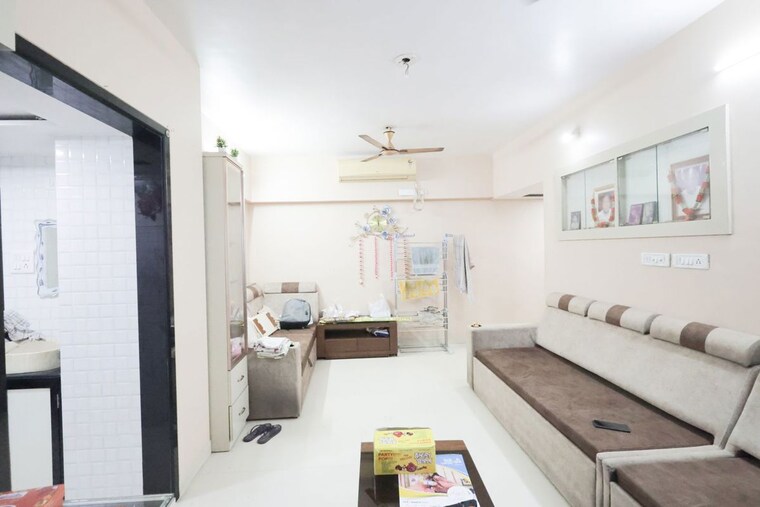 Living Room, lodha-splendora  1000 Sq.Ft. Apartment In Ghodbunder Road Thane 10129523