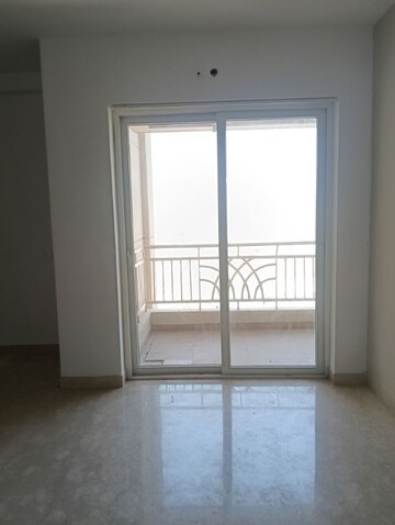 Room in 2.5 BHK Apartment at Wal Street 88A, Sector 88a – for Rent