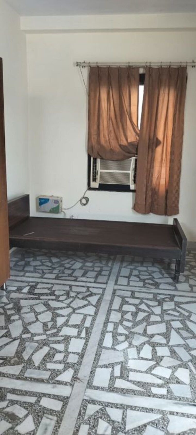 Bedroom, varun-enclave 3 Bedroom 1848 Sq.Ft. Apartment In Sector 28 Noida 10129555