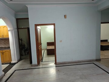 3 BHK Apartment For Rent in Varun Enclave, Sector 28