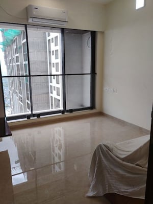 Room in 3 BHK Apartment at Dosti Eastern Bay Phase 1, Wadala – for Rent