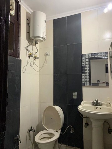 Bathroom in 2 BHK Builder Floor at Shakti Khand 2 – for Rent
