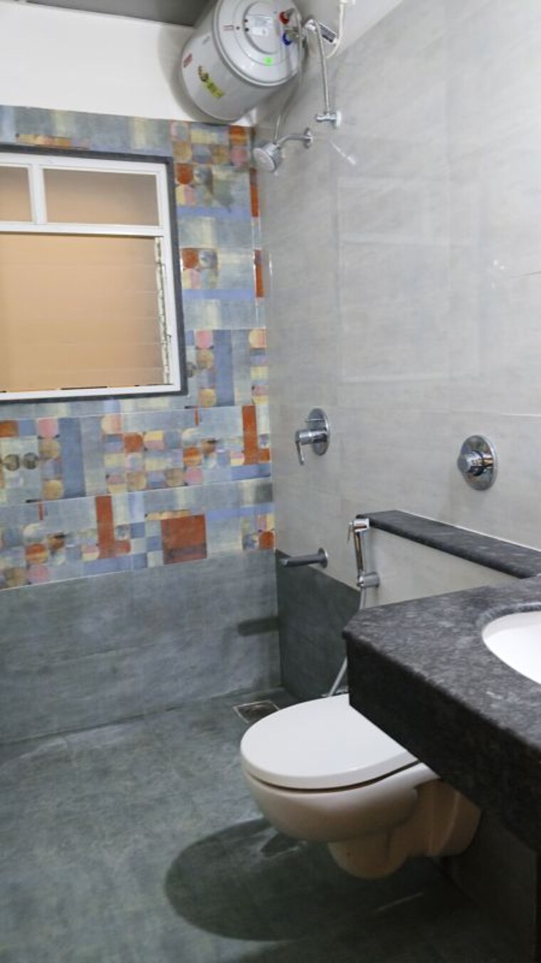 Bathroom, atul-westernhills 3.5 Bedroom 1900 Sq.Ft. Apartment In Baner Pune 10129626