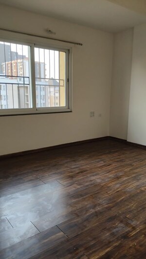 Room in 3.5 BHK Apartment at Atul Westernhills, Baner – for Rent