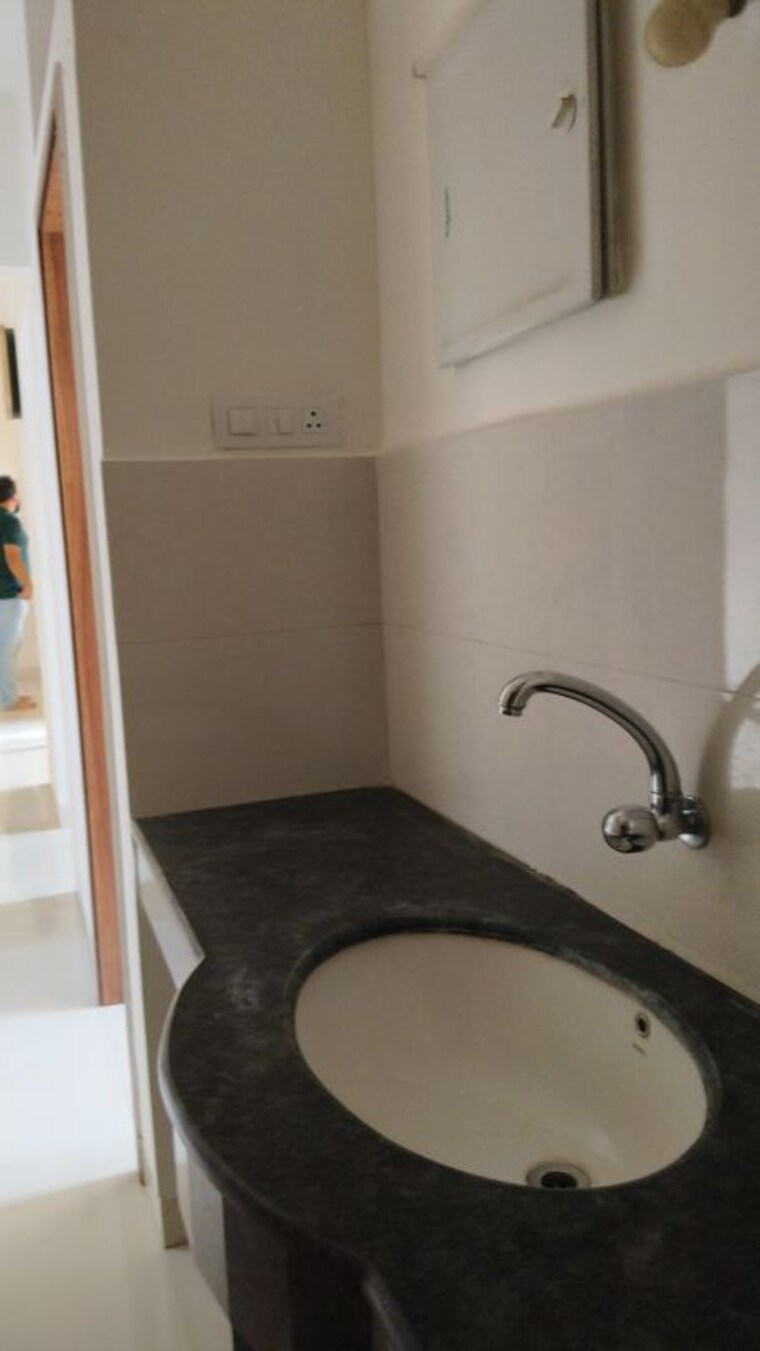 Bathroom, atul-westernhills 3.5 Bedroom 1900 Sq.Ft. Apartment In Baner Pune 10129626