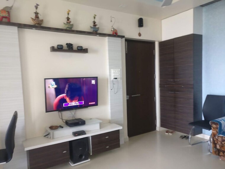 Living Room, lodha-splendora  741 Sq.Ft. Apartment In Ghodbunder Road Thane 10129614
