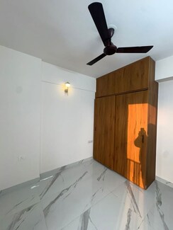 2.5 BHK + Study Room Builder Floor For Rent in Smart World Gems