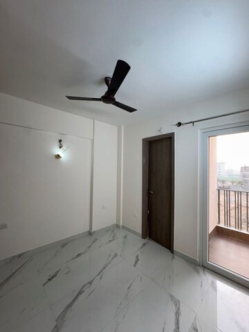 Room in 3.5 BHK Builder Floor at Smart World Gems, Sector 89 – for Rent