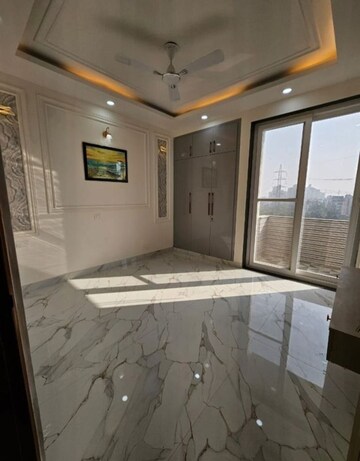 Bedroom in 3 BHK Apartment at Bancourt Apartment, Sector 43 – for Rent