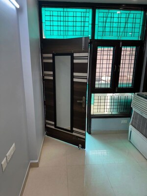 Room in 3 BHK Apartment at Shakti Khand 2 – for Rent