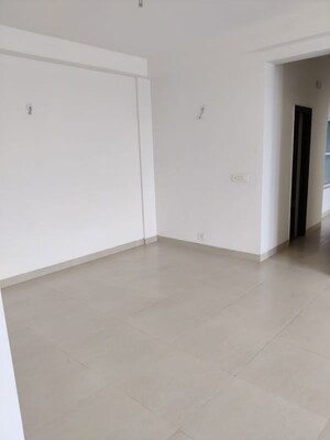 Room in 2 BHK Apartment at Indiabulls Centrum Park, Sector 103 – for Sale