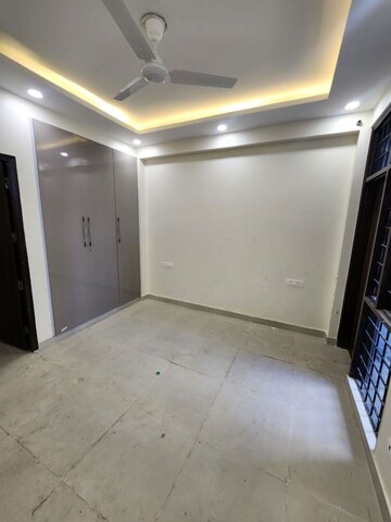 Room in 3 BHK Apartment at Sector 57 – for Rent