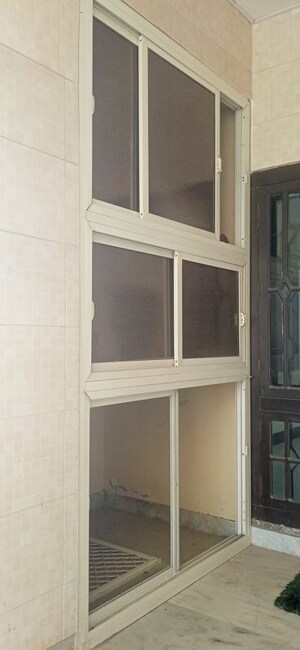 Room in 4 BHK Apartment at Banjara Hills – for Rent