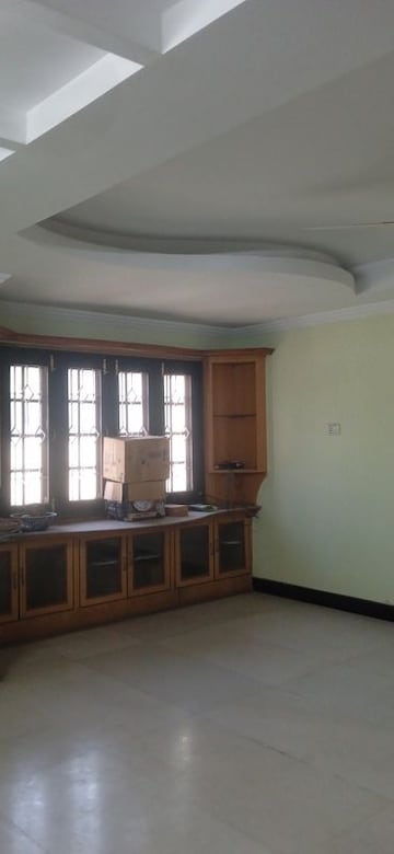 Room in 4 BHK Apartment at Banjara Hills – for Rent