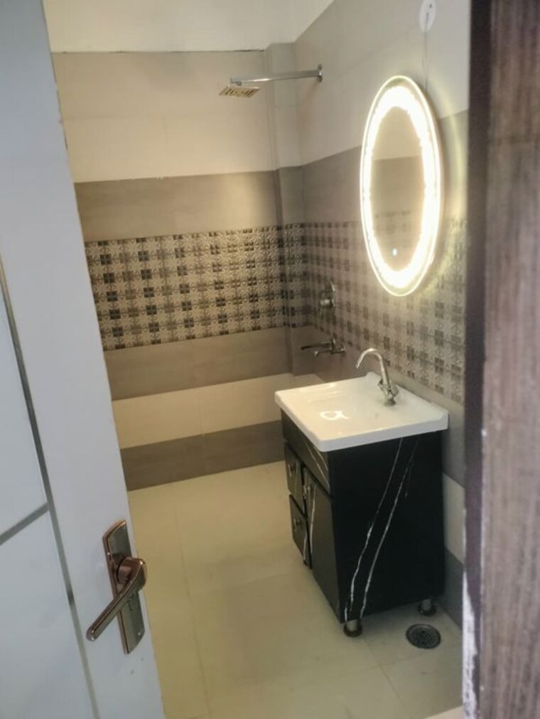 Bathroom, sector 108 6 Bedroom 4000 Sq.Ft. Independent House In Sector 108 Noida 10129707