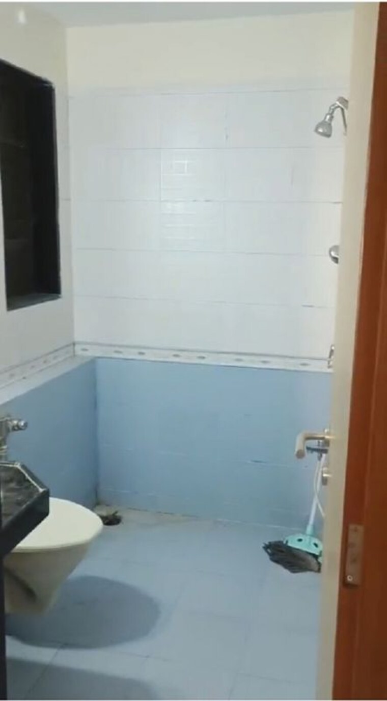 Bathroom, kukreja-golf-scappe 2 Bedroom 1040 Sq.Ft. Apartment In Chembur Mumbai 10129694