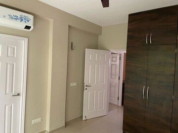 Furnished Amenities in 4 BHK Apartment at Emaar MGF Emerald Hills, Sector 65 – for Rent