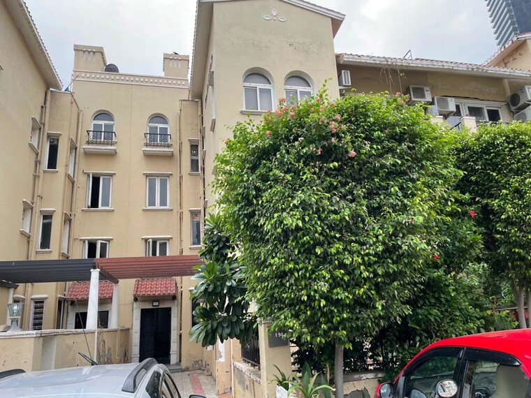 Exterior View, emaar-mgf-emerald-hills 4 Bedroom 3150 Sq.Ft. Apartment In Sector 65 Gurgaon 10129731