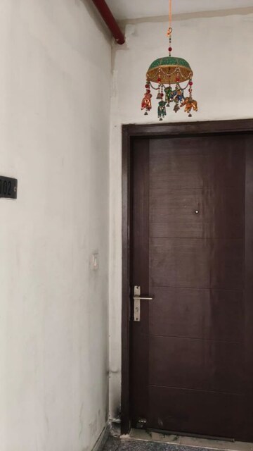 Room in 3 BHK Apartment at Paarth Aadyant, Gomti Nagar – for Rent
