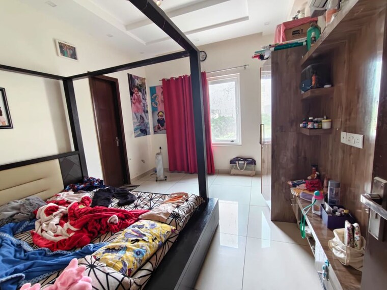 Bedroom, emaar-emerald-hills-phase-2 4 Bedroom 3150 Sq.Ft. Apartment In Sector 65 Gurgaon 10129754
