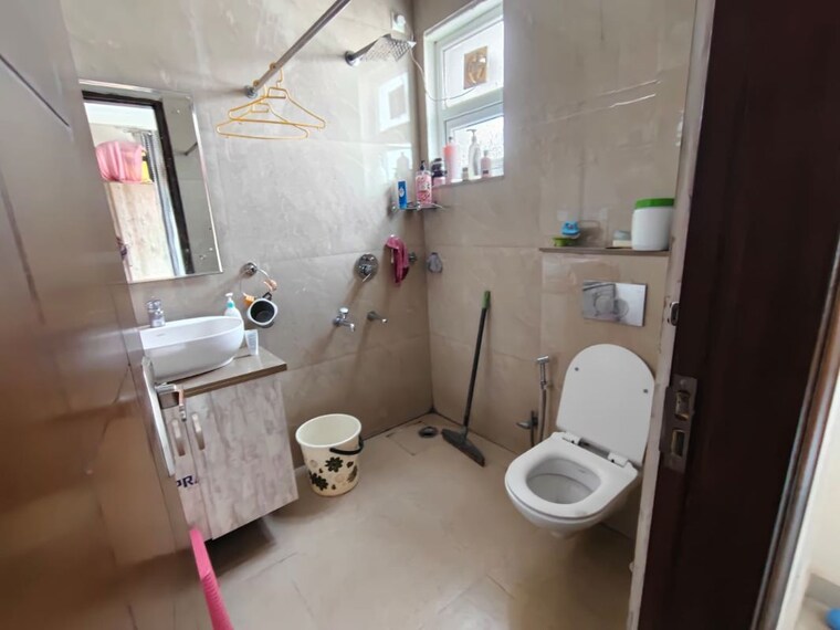 Bathroom, emaar-emerald-hills-phase-2 4 Bedroom 3150 Sq.Ft. Apartment In Sector 65 Gurgaon 10129754