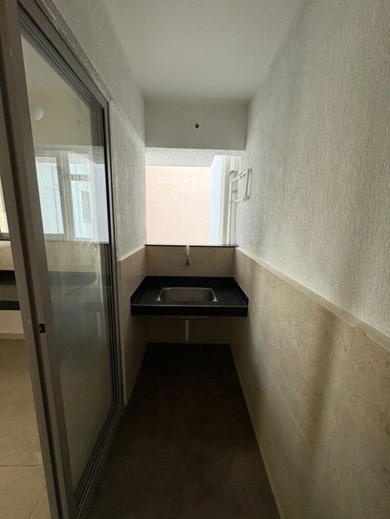 Bathroom, vilas-javdekar-yashwin-enchante 3 Bedroom 852 Sq.Ft. Apartment In Kharadi Pune 10129764