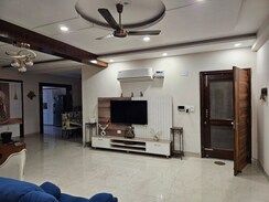 5 BHK + Pooja Room,Servant Room Builder Floor For Sale in Sector 11