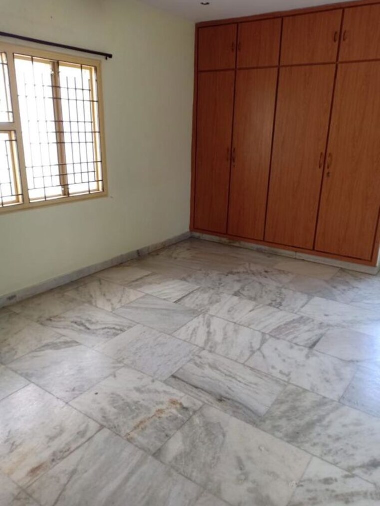 Room, east marredpally 2 Bedroom 1100 Sq.Ft. Apartment In East Marredpally Hyderabad 10129787