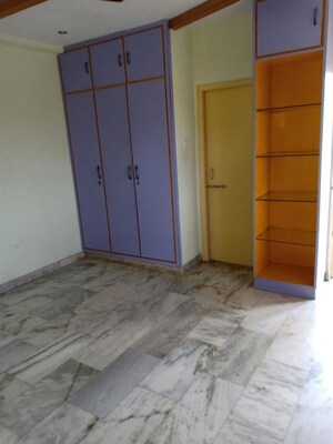 Room in 2 BHK Apartment at East Marredpally – for Rent