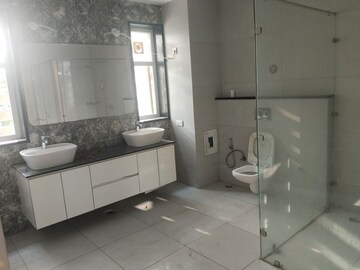 Bathroom in 4 BHK Villa at Unitech Uniworld Resorts-The Residences, Sector 33 – for Rent