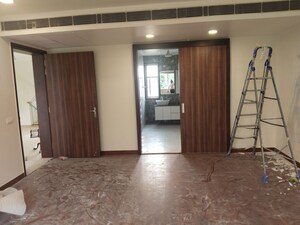 Room in 4 BHK Villa at Unitech Uniworld Resorts-The Residences, Sector 33 – for Rent