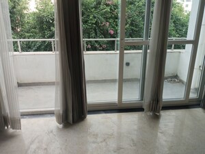 Room in 4 BHK Villa at Unitech Uniworld Resorts-The Residences, Sector 33 – for Rent