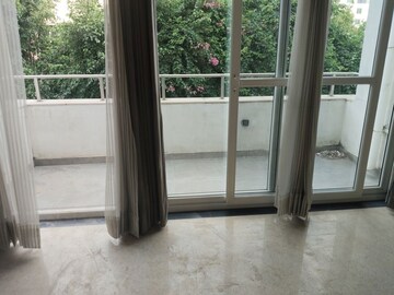 Room in 4 BHK Villa at Unitech Uniworld Resorts-The Residences, Sector 33 – for Rent