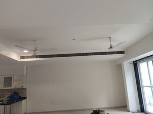 Master Bedroom in 4 BHK Villa at Unitech Uniworld Resorts-The Residences, Sector 33 – for Rent