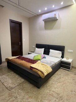 5 BHK + Extra Room Apartment For Rent in High Ground