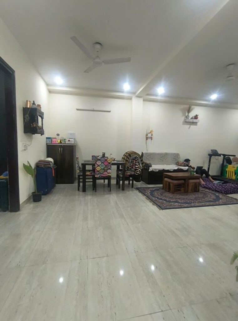  Parking, sector 52 2 Bedroom 1460 Sq.Ft. Builder Floor In Sector 52 Gurgaon 10129848