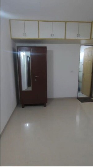 Bedroom in 2 BHK Apartment at Chembur – for Rent