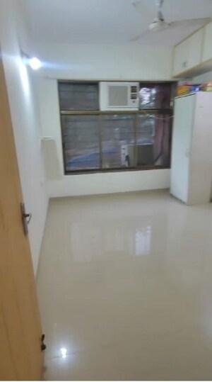 Bedroom in 2 BHK Apartment at Chembur – for Rent