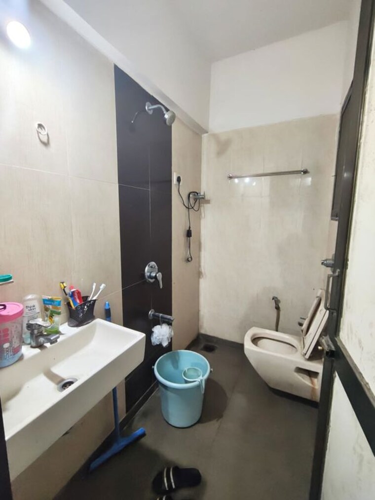 Bathroom, hiranandani estate 1 Bedroom 450 Sq.Ft. Builder Floor In Hiranandani Estate Thane 10129860