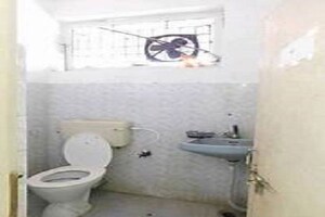 Bathroom in 2 BHK Apartment at Beliaghata – for Rent