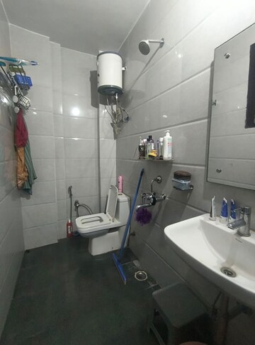 Master Bedroom in 2 BHK Builder Floor at Sector 41 – for Rent