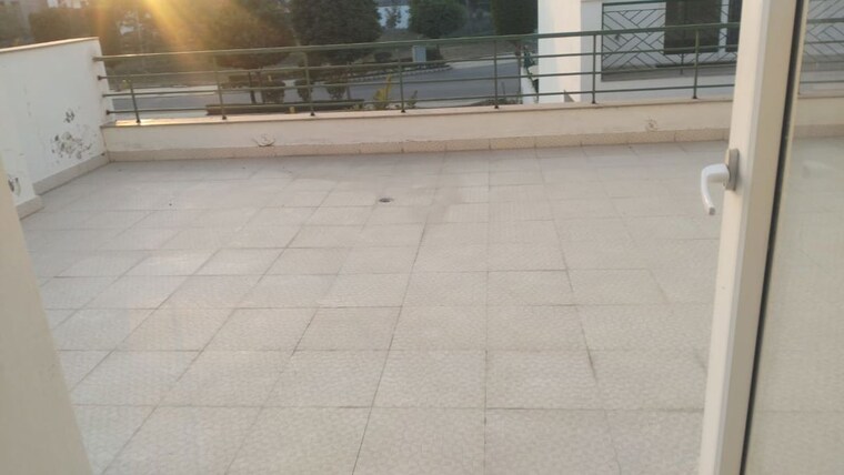  Parking, central-park-flower-valley 4 Bedroom 4100 Sq.Ft. Villa In Sohna Sector 33 Gurgaon 10129877