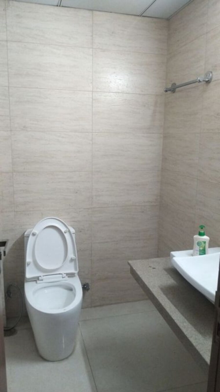 Bathroom, central-park-flower-valley 4 Bedroom 4100 Sq.Ft. Villa In Sohna Sector 33 Gurgaon 10129877
