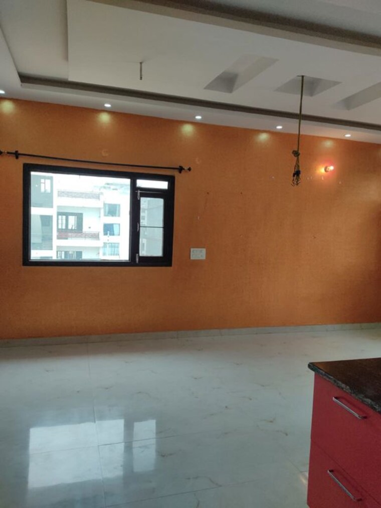 Room, dhakoli 2 Bedroom 100 Sq.Yd. Apartment In Dhakoli Zirakpur 10129897