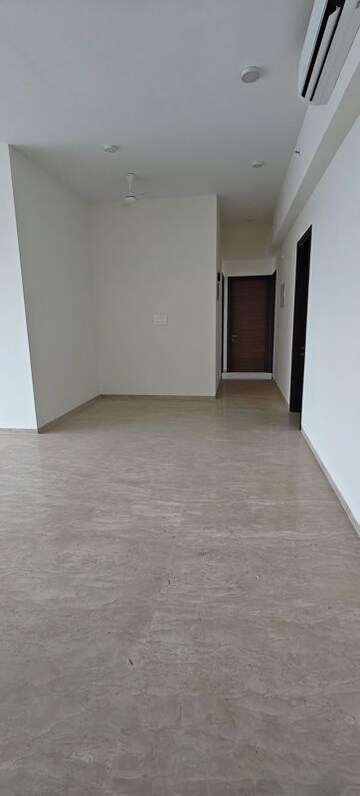 Room in 4 BHK Apartment at Raheja Imperia, Worli – for Rent