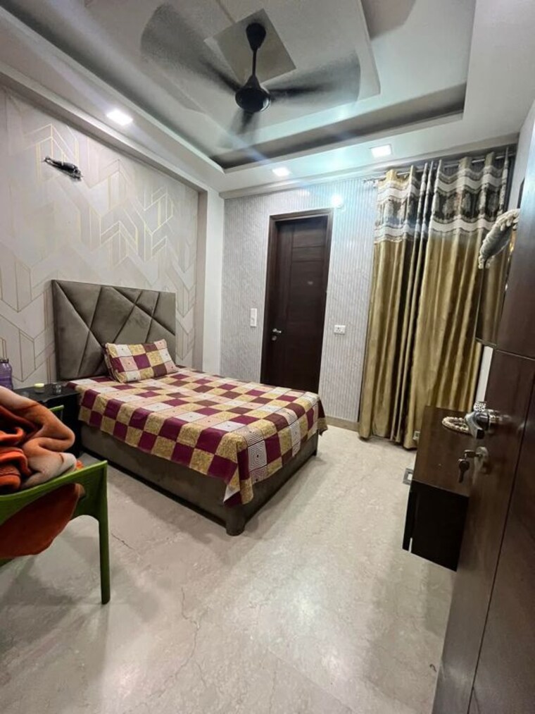 Bedroom, vikas puri 3 Bedroom 125 Sq.Yd. Builder Floor In Vikas Puri Delhi 10129923